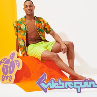 Photo de Homme AUTRES Uni - Maillot de bain homme uni, Citronnelle vue de détail 2 Photo de Homme AUTRES Uni - Maillot de bain homme uni, Citronnelle vue de détail 2