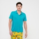 Hombre Autros Liso - Polo Tencel™ de color liso para hombre, Ming blue vista frontal desgastada Hombre Autros Liso - Polo Tencel™ de color liso para hombre, Ming blue vista frontal desgastada