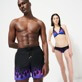 Mujer Armados Estampado - Top de bikini con aros y estampado Hot Rod 360° para mujer - Vilebrequin x Sylvie Fleury, Negro detalles vista 3
