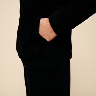 Sudadera de felpa en color liso para hombre Negro detalles vista 3