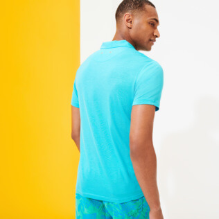 Bild von Herren Andere Uni - Einfarbiges Polohemd aus Tencel für Herren, Aquamarin blau Rückansicht getragen Bild von Herren Andere Uni - Einfarbiges Polohemd aus Tencel für Herren, Aquamarin blau Rückansicht getragen