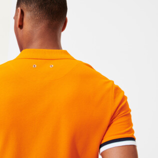 Photo de Homme AUTRES Uni - Polo en Piqué de Coton homme uni, Abricot vue de détail 3 Photo de Homme AUTRES Uni - Polo en Piqué de Coton homme uni, Abricot vue de détail 3