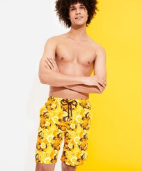 男款 Long classic 印制 - 男士 1976 Sun Turtles 长款泳裤, Lemon 正面穿戴视图