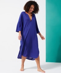 Vestido de playa en lino de color liso para mujer Purple blue vista frontal desgastada