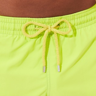 Photo de Homme AUTRES Uni - Maillot de bain homme uni, Citronnelle vue de détail 1 Photo de Homme AUTRES Uni - Maillot de bain homme uni, Citronnelle vue de détail 1