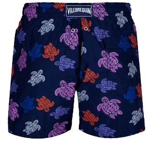 Photo de Homme CLASSIQUE Imprimé - Maillot de bain homme Ronde des Tortues Indies, Bleu marine vue de dos Photo de Homme CLASSIQUE Imprimé - Maillot de bain homme Ronde des Tortues Indies, Bleu marine vue de dos