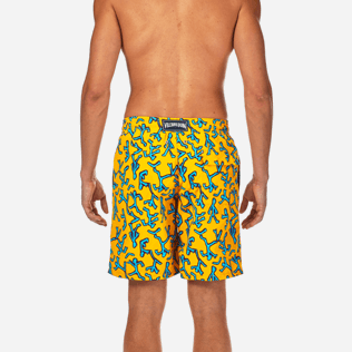 Hombre Clásico largon Estampado - Bañador de corte largo con estampado Danse du Feu, Curcuma supp2 Hombre Clásico largon Estampado - Bañador de corte largo con estampado Danse du Feu, Curcuma supp2