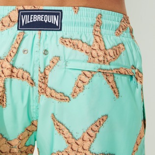 foto di Uomo Classico ultraleggero Stampato - Costume da bagno uomo ultraleggero e ripiegabile Sand Starlettes, Laguna dettagli vista 3 foto di Uomo Classico ultraleggero Stampato - Costume da bagno uomo ultraleggero e ripiegabile Sand Starlettes, Laguna dettagli vista 3