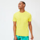 Uomo Altri Unita - T-shirt uomo in cotone biologico tinta unita, Limone vista frontale indossata