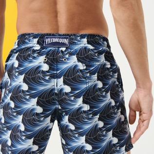 Hombre Clásico Estampado - Bañador con estampado Waves para hombre, Azul marino detalles vista 2