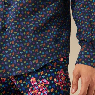 Imagen de Hombre Autros Estampado - Camisa de verano en gasa de algodón con estampado Micro Ronde Des Tortues unisex, Azul marino detalles vista 3 Imagen de Hombre Autros Estampado - Camisa de verano en gasa de algodón con estampado Micro Ronde Des Tortues unisex, Azul marino detalles vista 3
