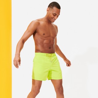 Photo de Homme AUTRES Uni - Maillot de bain homme uni, Citronnelle vue de détail 4 Photo de Homme AUTRES Uni - Maillot de bain homme uni, Citronnelle vue de détail 4