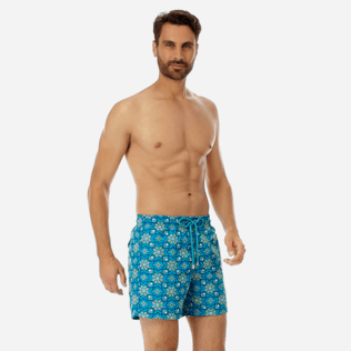 Uomo Ricamati Grafico - Costume da bagno uomo ricamato Tanger - Edizione limitata, Seychelles frontworn Uomo Ricamati Grafico - Costume da bagno uomo ricamato Tanger - Edizione limitata, Seychelles frontworn