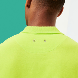Imagen de Hombre Autros Liso - Polo en piqué de algodón de color liso para hombre, Limoncillo detalles vista 3 Imagen de Hombre Autros Liso - Polo en piqué de algodón de color liso para hombre, Limoncillo detalles vista 3