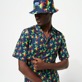 Others Printed - Men Bucket Hat Tortues Rainbow Multicolor - Vilebrequin x Kenny Scharf, Navy front worn view