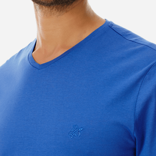 Hombre Autros Liso - Camiseta de algodón mercerizado liso con cuello de pico para hombre, Mar azul supp1 Hombre Autros Liso - Camiseta de algodón mercerizado liso con cuello de pico para hombre, Mar azul supp1