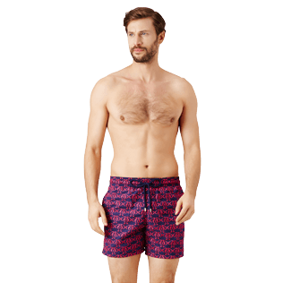 Homme CLASSIQUE Brodé - Maillot de bain homme Brodé Hippocampes - Édition Limitée, Bleu nuit frontworn Homme CLASSIQUE Brodé - Maillot de bain homme Brodé Hippocampes - Édition Limitée, Bleu nuit frontworn
