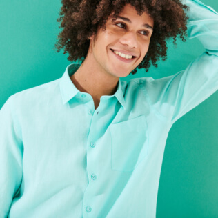 Photo de Homme AUTRES Uni - Chemise en Lin homme unie, Lagon vue de détail 5 Photo de Homme AUTRES Uni - Chemise en Lin homme unie, Lagon vue de détail 5