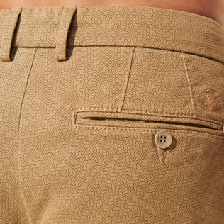 Imagen de Hombre Autros Gráfico - Pantalón chino con microestampado para hombre, Nuts detalles vista 4 Imagen de Hombre Autros Gráfico - Pantalón chino con microestampado para hombre, Nuts detalles vista 4