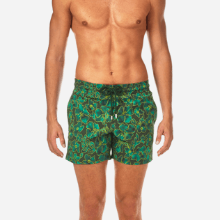 Hombres Corte Clásico Estampado - Bañador Superflex con estampado Natural Flowers, Aceituna supp1 Hombres Corte Clásico Estampado - Bañador Superflex con estampado Natural Flowers, Aceituna supp1