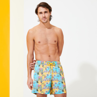 Picture of Men Ultra-light classique Printed - Men Swim Trunks Ultra-light and packable 2011 Mini Moke, Horizon front worn view Picture of Men Ultra-light classique Printed - Men Swim Trunks Ultra-light and packable 2011 Mini Moke, Horizon front worn view