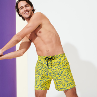 Uomo Classico Stampato - Costume da bagno uomo 2020 Micro Ronde Des Tortues Waves, Limone vista frontale indossata