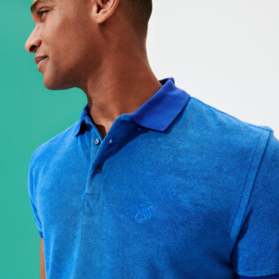 Bild von Herren Andere Uni - Solid Polohemd aus Frottee für Herren, Sea blue Details Ansicht 1 Bild von Herren Andere Uni - Solid Polohemd aus Frottee für Herren, Sea blue Details Ansicht 1