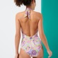 Damen Einteiler Bedruckt - Rainbow Flowers Badeanzug für Damen mit tiefem Rückenausschnitt, Cyclamen Rückansicht getragen