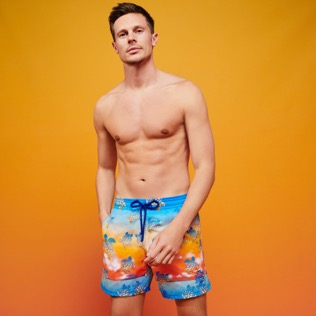 Men Classic Printed - Men Swim Trunks Ronde des Tortues Sunset - Vilebrequin x The Beach Boys, Multicolor front worn view