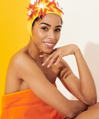 Damen Andere Bestickt - Fleurs 3D Badekappe für Damen, Yellow Vorderseite getragene Ansicht