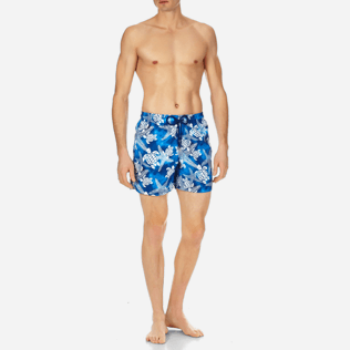 Men Classic / Moorea Printed - Men Swimtrunks Starlettes & Turtles Vintage, Neptune blue frontworn Men Classic / Moorea Printed - Men Swimtrunks Starlettes & Turtles Vintage, Neptune blue frontworn