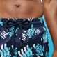 男款 Short classic 印制 - 男士修身弹力短款泳裤 - Plastic Odyssey x Vilebrequin, Navy 细节视图5