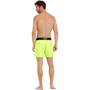 男款 Ultra-light classique 纯色 - 男士双色超轻盈可压缩泳裤, Neon yellow backworn 男款 Ultra-light classique 纯色 - 男士双色超轻盈可压缩泳裤, Neon yellow backworn