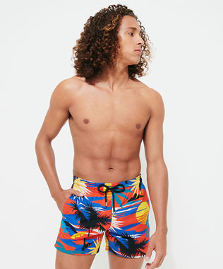 男款 Stretch classic 印制 - 男士Hawaiian弹力泳装 - Vilebrequin x Palm Angels, Red 正面穿戴视图