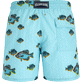 Hombre Clásico Estampado - Men Swimwear Graphic Fish - Vilebrequin x La Samanna, Lazulii blue vista trasera
