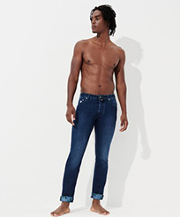 Ronde des Tortues Jeanshose mit 5-Taschen-Design und Print für Herren Med denim w2 Vorderseite getragene Ansicht