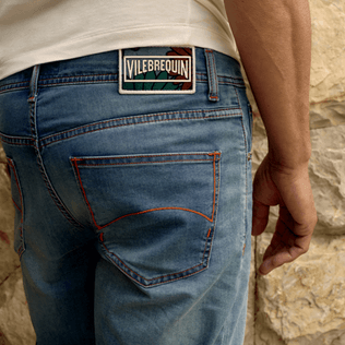 Homme AUTRES Imprimé - Bermuda en jeans homme 5 Poches imprimé Marguerites, Light denim w3 vue portée de dos