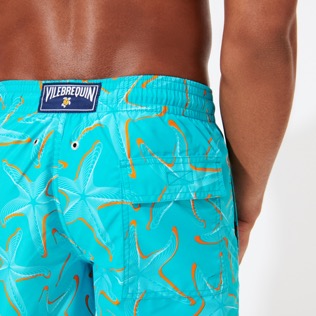 Photo de Homme CLASSIQUE LONG Imprimé - Maillot de bain homme Long 1997 Starlettes, Bleu ming vue de détail 2 Photo de Homme CLASSIQUE LONG Imprimé - Maillot de bain homme Long 1997 Starlettes, Bleu ming vue de détail 2