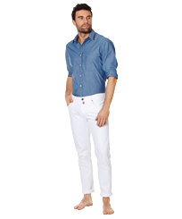 Weiße 5-Pocket-Jeans Regular Fit Weiss Vorderseite getragene Ansicht