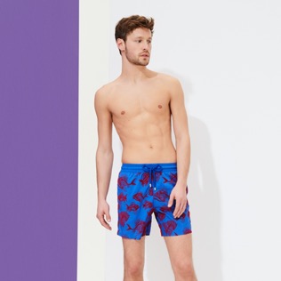 Bild von Herren Klassische dünne Stoffe Bedruckt - Ultraleichte und verstaubare 2018 Prehistoric Fish beflockte Badeshorts für Herren, Sea blue Vorderseite getragene Ansicht Bild von Herren Klassische dünne Stoffe Bedruckt - Ultraleichte und verstaubare 2018 Prehistoric Fish beflockte Badeshorts für Herren, Sea blue Vorderseite getragene Ansicht