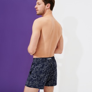 男款 Stretch classic 印制 - 男士 1996 Gilbert Tropic 弹力泳衣, Navy backworn 男款 Stretch classic 印制 - 男士 1996 Gilbert Tropic 弹力泳衣, Navy backworn
