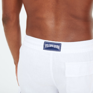 Hombre Autros Liso - Bermudas lisas de lino con bolsillos de fuelle, Blanco vista trasera desgastada