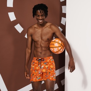 Photo de Homme CLASSIQUE Imprimé - Maillot de bain homme Looney Tunes, Nefle vue portée de face Photo de Homme CLASSIQUE Imprimé - Maillot de bain homme Looney Tunes, Nefle vue portée de face