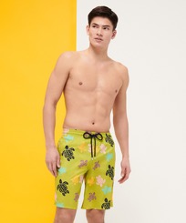 Men Long classic Printed - Men Swim Trunks Long Ultra-light and packable Ronde Des Tortues Multicolores, Matcha front worn view