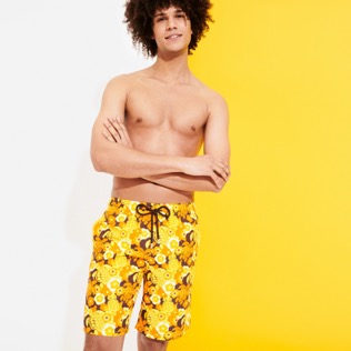 Homme CLASSIQUE LONG Imprimé - Maillot de bain homme Long 1976 Sun Turtles, Citron frontworn Homme CLASSIQUE LONG Imprimé - Maillot de bain homme Long 1976 Sun Turtles, Citron frontworn