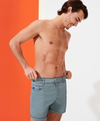 Herren Flat belts Uni - Solid Badeshorts mit flachem Bund für Herren, Lagune Vorderseite getragene Ansicht