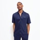 Unisex Linen Jersey Bowling Shirt Solid Azul marino vista frontal desgastada Unisex Linen Jersey Bowling Shirt Solid Azul marino vista frontal desgastada