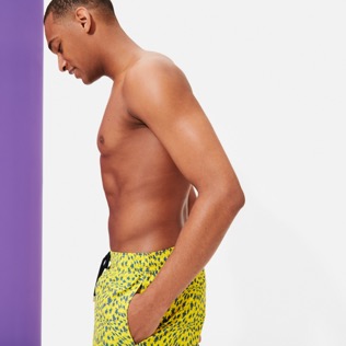 Photo de Homme CLASSIQUE LONG Imprimé - Maillot de bain homme Long 2020 Micro Ronde Des Tortues Waves, Citron vue de détail 2 Photo de Homme CLASSIQUE LONG Imprimé - Maillot de bain homme Long 2020 Micro Ronde Des Tortues Waves, Citron vue de détail 2