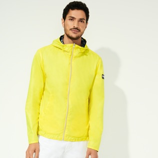Picture of Others Printed - Reversible Windbreaker Jacket Micro Ronde des Tortues, Lemon details view 3 Picture of Others Printed - Reversible Windbreaker Jacket Micro Ronde des Tortues, Lemon details view 3