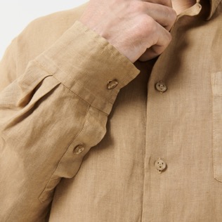 Camisa de lino con tinte natural para hombre Nuts detalles vista 2